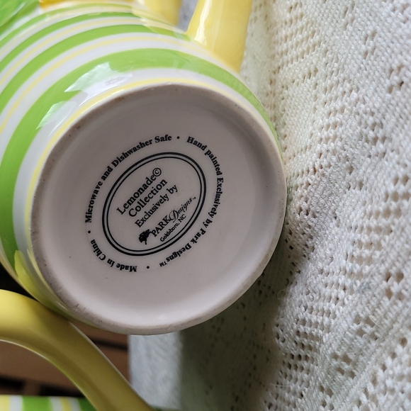 3D Lemon Design Coffee Mugs - Picture 4 of 5